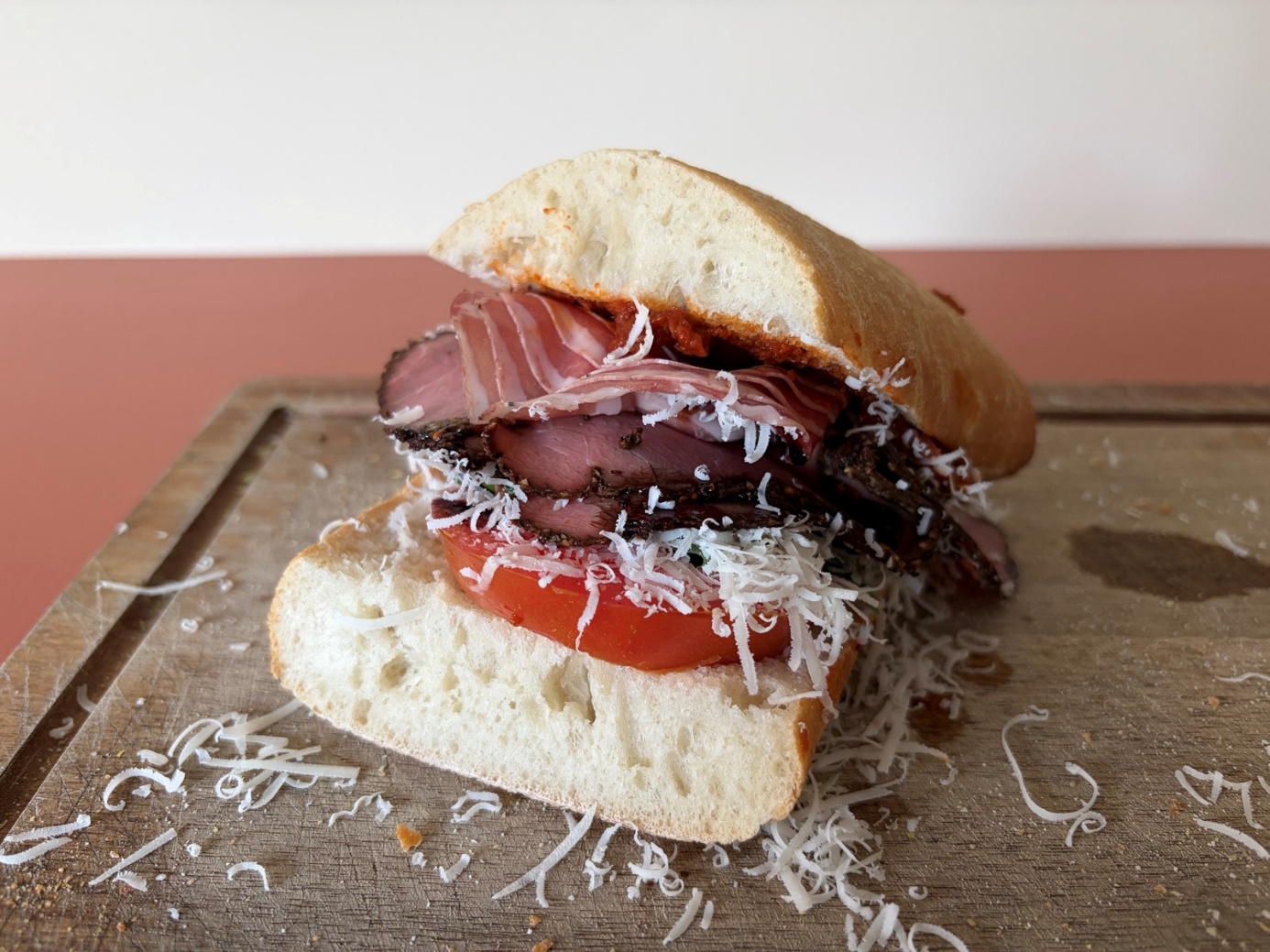 Belegd broodje pastrami